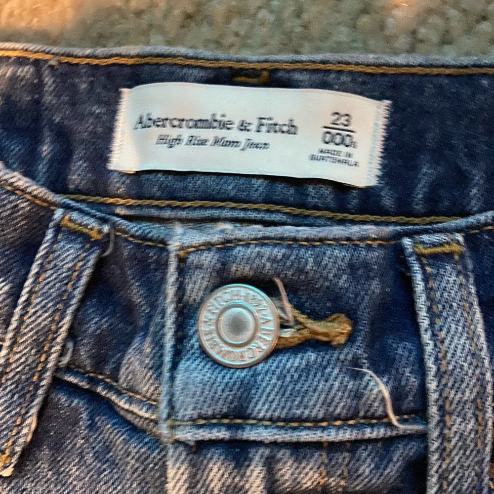 Abercrombie Ripped High Rise Mom Jeans - Picture 8 of 8